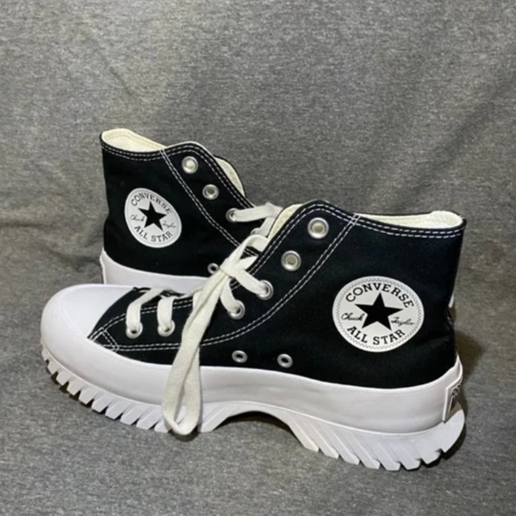 Chuck Taylor All Star Lugged 2.0 Sneakers - Picture 3 of 9